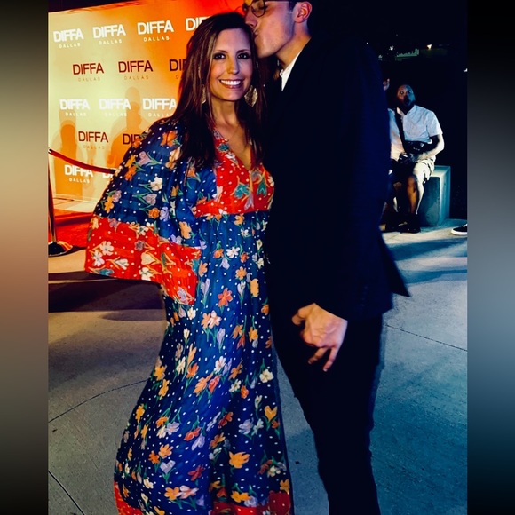 Welcome to MeMe’s 1011!! Please Browse, Shop & Share the Poshmark Love ❤️ - Picture 1 of 1